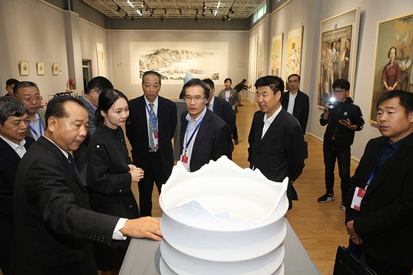 审核评估专家组考察太阳成集团tyc7111cc.jpg