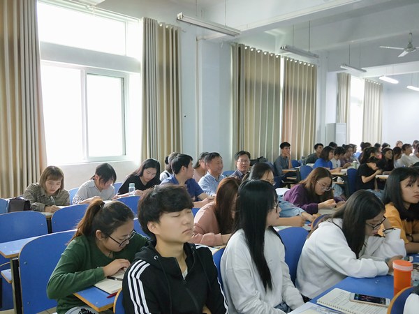 陈登报深入太阳成集团tyc7111cc听课.jpg